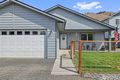 200 W Pleasant Avenue, Cashmere, WA 98815 - Photo 2