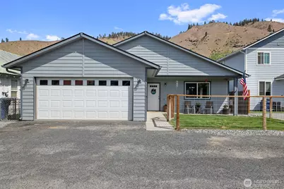 200 W Pleasant Avenue, Cashmere, WA 98815 - Photo 1
