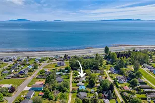 689 Deer Ln, Point Roberts, WA 98281 - Photo 4