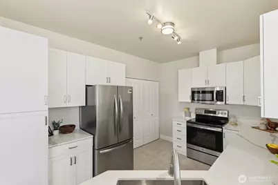 551 241st Lane SE, Sammamish, WA 98074 - Photo 10