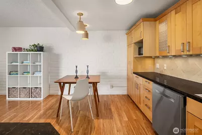 9909 NE 1st #306, Bellevue, WA 98004 - Photo 12