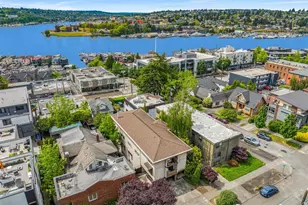 2633 Franklin Ave E, Seattle, WA 98102 - Photo 2