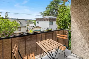 2633 Franklin Ave E, Seattle, WA 98102 - Photo 10