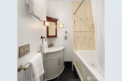 7741 16th Avenue NW, Seattle, WA 98117 - Photo 30