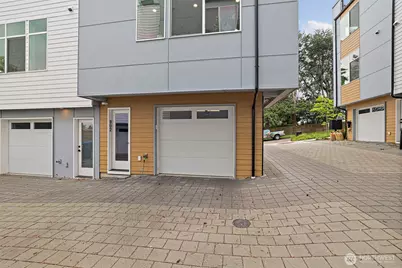 902 N 86th Street, Seattle, WA 98103 - Photo 32