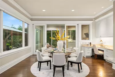 10021 NE 16th Place, Bellevue, WA 98004 - Photo 18