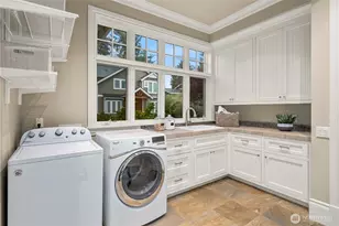 10021 NE 16th Pl, Bellevue, WA 98004 - Photo 34