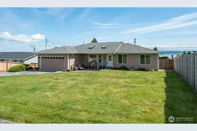 510 Sunnycrest, Camano Island, WA 98282 - Photo 2