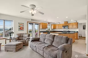 510 Sunnycrest, Camano Island, WA 98282 - Photo 14