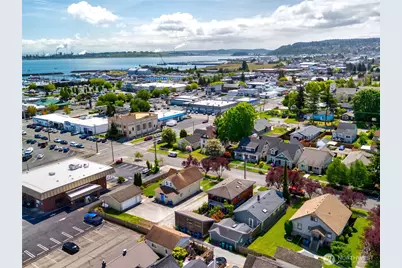 1114 10th St, Anacortes, WA 98221 - Photo 4
