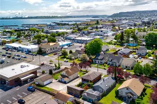 1114 10th St, Anacortes, WA 98221 - Photo 4