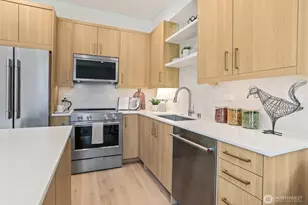 8330 24th Ave NW, Seattle, WA 98117 - Photo 10