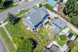 1411 K Ave, Anacortes, WA 98221 - Photo 2