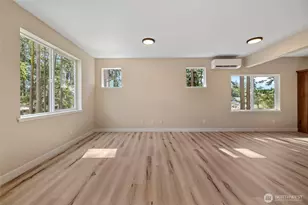 945 NW Heller St, Oak Harbor, WA 98277 - Photo 12