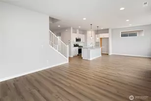 592 SW 97th St, Seattle, WA 98106 - Photo 10