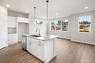 592 SW 97th St, Seattle, WA 98106 - Photo 12