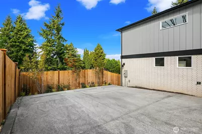 2030 NE 123rd Street, Seattle, WA 98125 - Photo 28