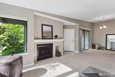 1380 Bellevue Way NE #4, Bellevue, WA 98004 - Photo 4
