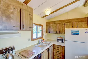 2702 Dundee Pl, Anacortes, WA 98221 - Photo 14
