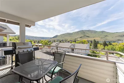 808 W Manson Highway #C303, Chelan, WA 98816 - Photo 2