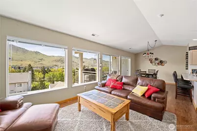 808 W Manson Highway #C303, Chelan, WA 98816 - Photo 4