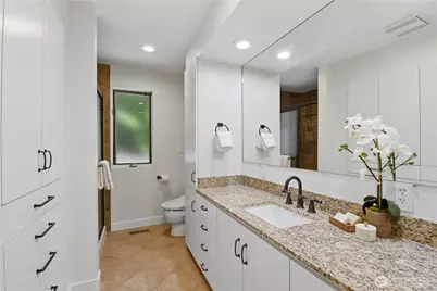 639 W Lake Sammamish Parkway NE, Bellevue, WA 98008 - Photo 34