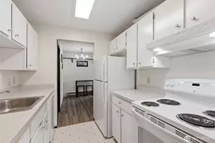 2820 15th Ave W, Seattle, WA 98119 - Photo 10