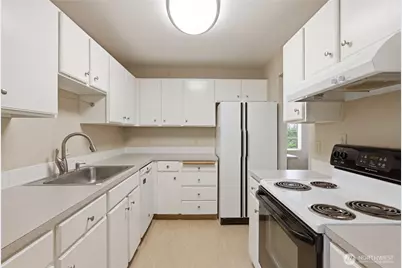 2820 15th Avenue W, Seattle, WA 98119 - Photo 20