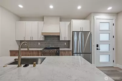 910 15th Avenue #C, Seattle, WA 98122 - Photo 2