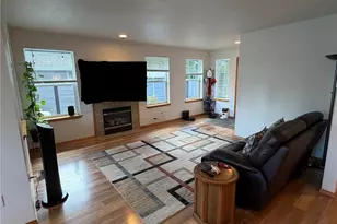 22615 W 44th Ave, Mountlake Terrace, WA 98043 - Photo 4