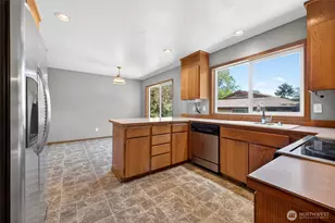 7011 47th Ave E, Tacoma, WA 98443 - Photo 10