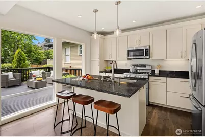 1131 19th Avenue E, Seattle, WA 98112 - Photo 10