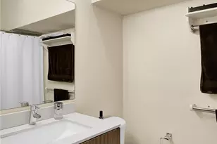 530 Broadway E, Seattle, WA 98102 - Photo 8