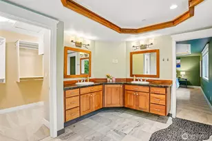 13128 SE Newport Way, Bellevue, WA 98006 - Photo 28