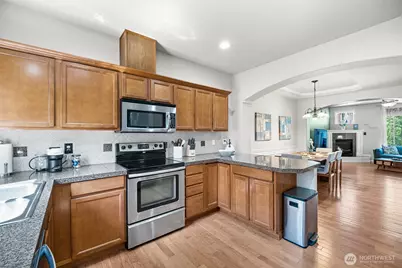 524 Pilchuck Path, Everett, WA 98201 - Photo 4