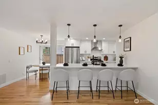 2701 NE 110th St, Seattle, WA 98125 - Photo 8