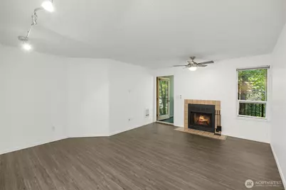 13717 Linden Avenue N #221, Seattle, WA 98133 - Photo 8