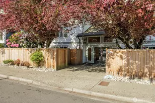 13717 Linden Ave N, Seattle, WA 98133 - Photo 4