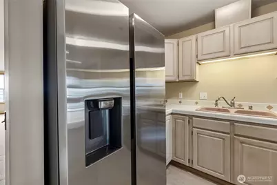 705 N State Street #404, Bellingham, WA 98225 - Photo 14