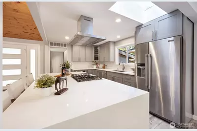 2412 160th Avenue NE, Bellevue, WA 98008 - Photo 10