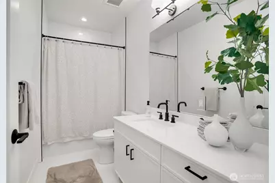 2127 2nd Avenue N, Seattle, WA 98109 - Photo 8