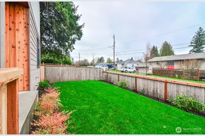 10202 44th Avenue SW, Seattle, WA 98146 - Photo 34