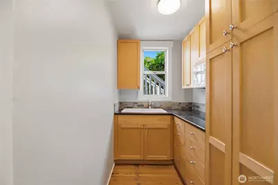 145 Park Avenue N, Renton, WA 98057 - Photo 12