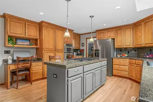 22519 SE 46th Pl, Sammamish, WA 98075 - Photo 12
