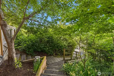 16221 Reitan Road NE, Bainbridge Island, WA 98110 - Photo 36