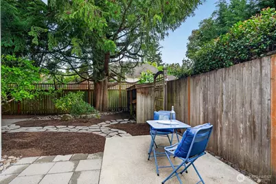 12610 NE 68th Place, Kirkland, WA 98033 - Photo 36