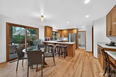 12610 NE 68th Place, Kirkland, WA 98033 - Photo 16