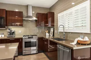 998 NE High St, Issaquah, WA 98029 - Photo 12