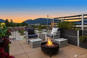 998 NE High St, Issaquah, WA 98029 - Photo 2