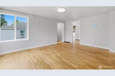 1132 Evans Avenue W, Bremerton, WA 98312 - Photo 8